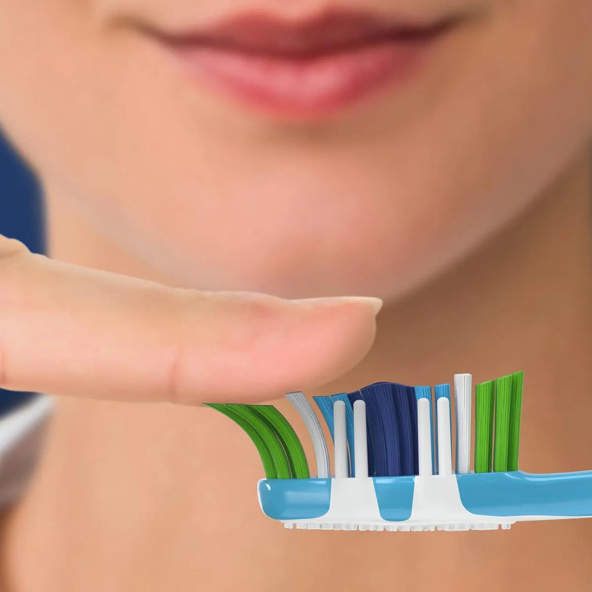 Escova de Dente Oral-B Complete 5 Ações de Limpeza Macia N°40 com 2 unidades