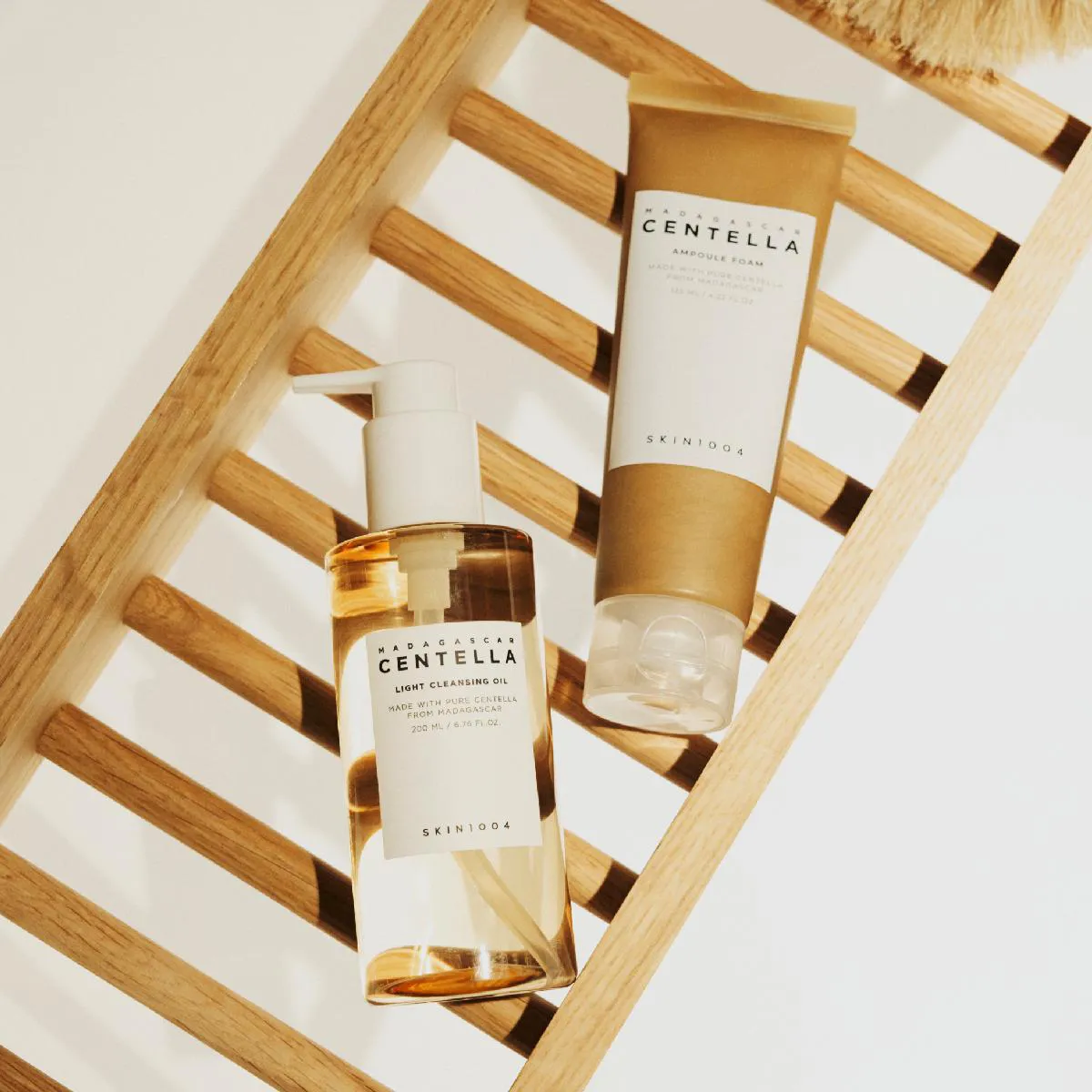 Kit Facial Skin 1004 Madagascar Centella Oléo de Limpeza Light Cleansing Oil 200ml + Espuma de Limpeza Ampoule Foam 125ml